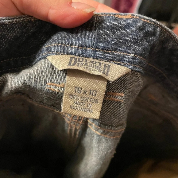 DULUTH TRADING CO MENS DENIM CARGO SHORTS - Picture 3 of 3